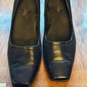 Aerosoles Black mid height heel pumps